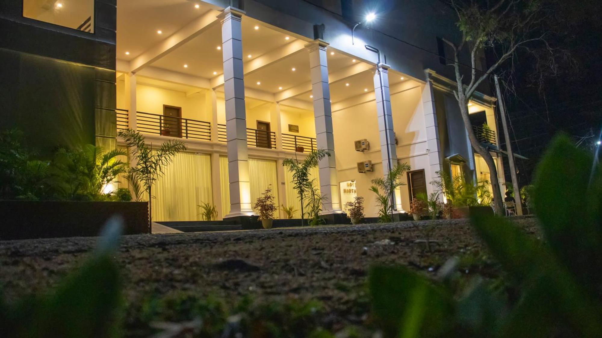 Hotel Northway Vavuniya Esterno foto